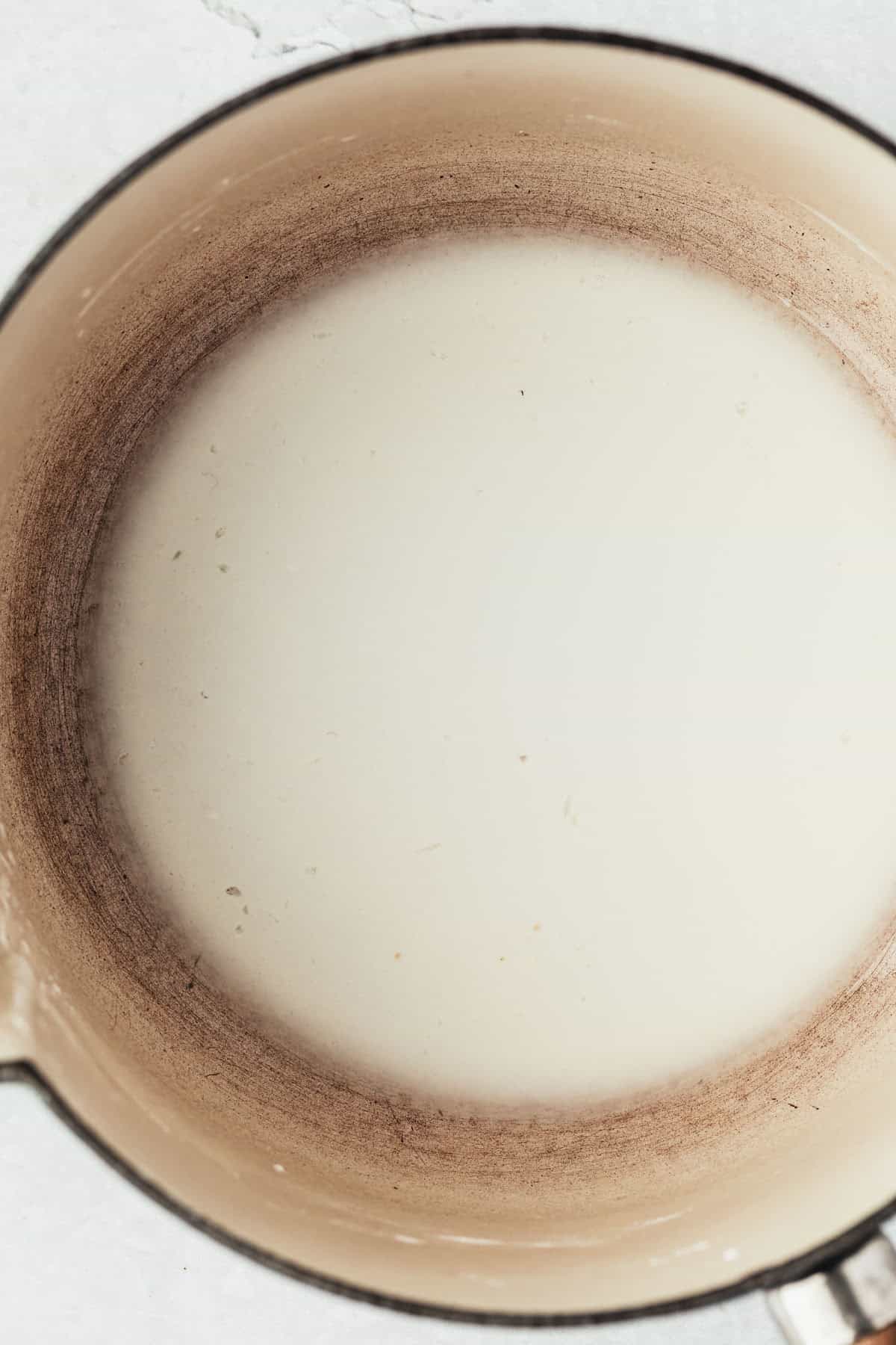 A pot of cornstarch and lemon juice.